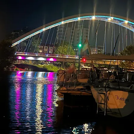 Siesta Boat 보트호텔 코워브제크