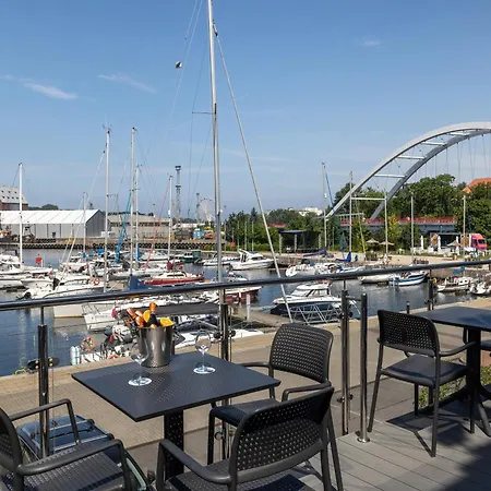 Siesta Boat 보트호텔 코워브제크